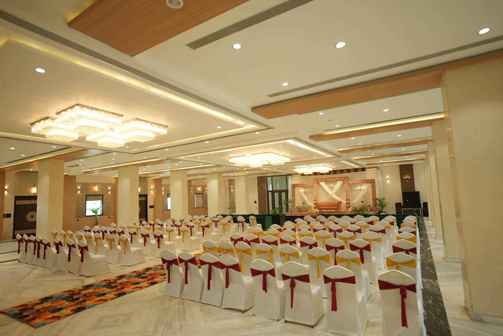 Palak Palace Hotels And Resort Бхопал Экстерьер фото